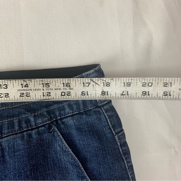 Democracy women's size 16 W Blue Relaxed Fit Jean Shorts slimming pull on - Picture 7 of 9
